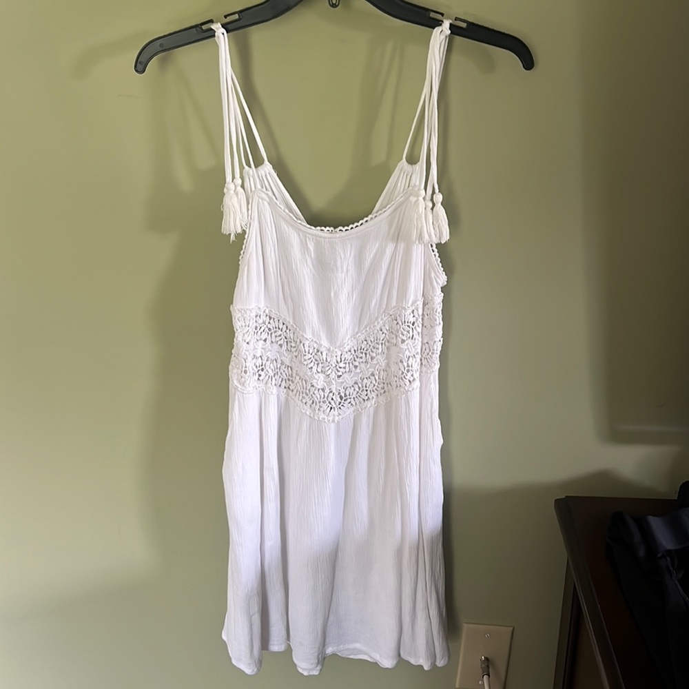 NOW White Spaghetti Strap Dress with Lace Detail in the Waistline. Size S.